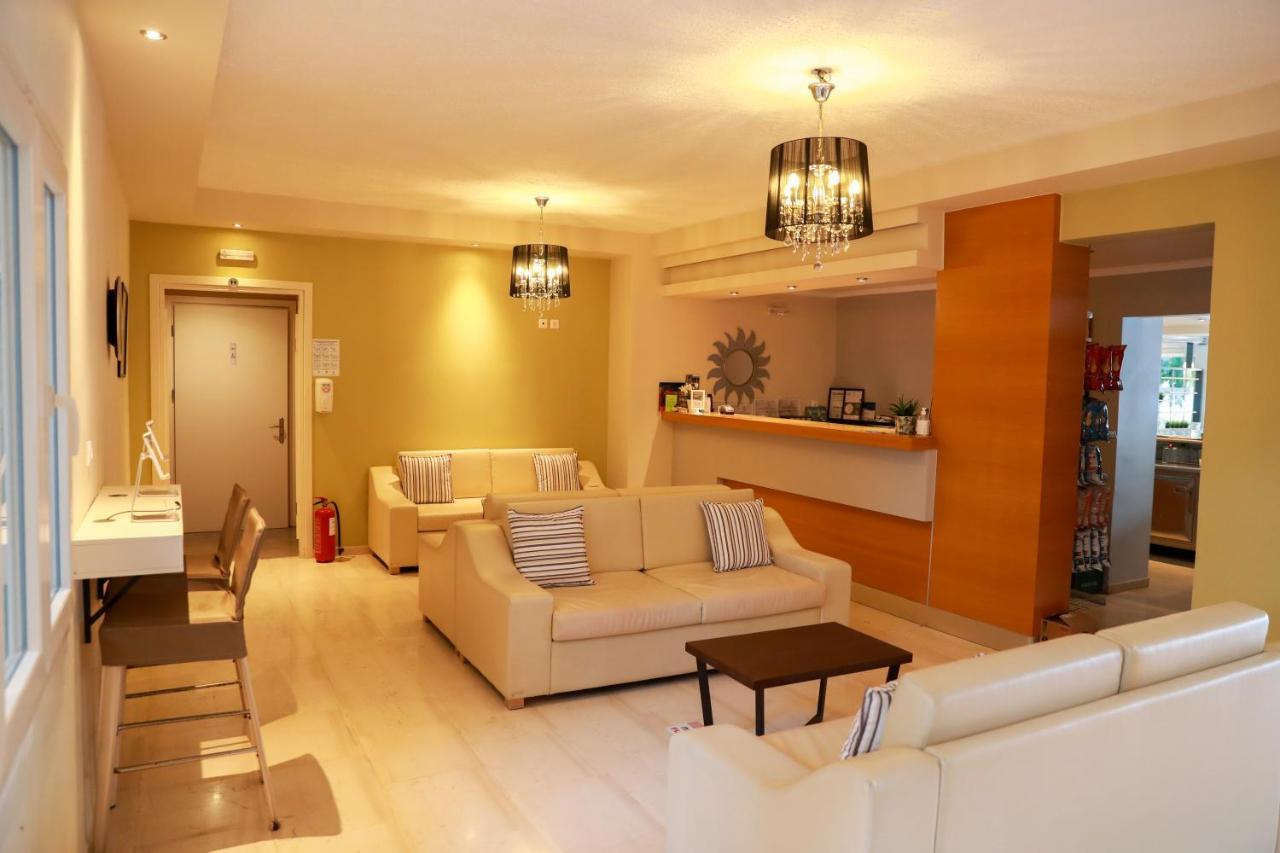 Cosmos Hotel วาซีลีกี ภายนอก รูปภาพ