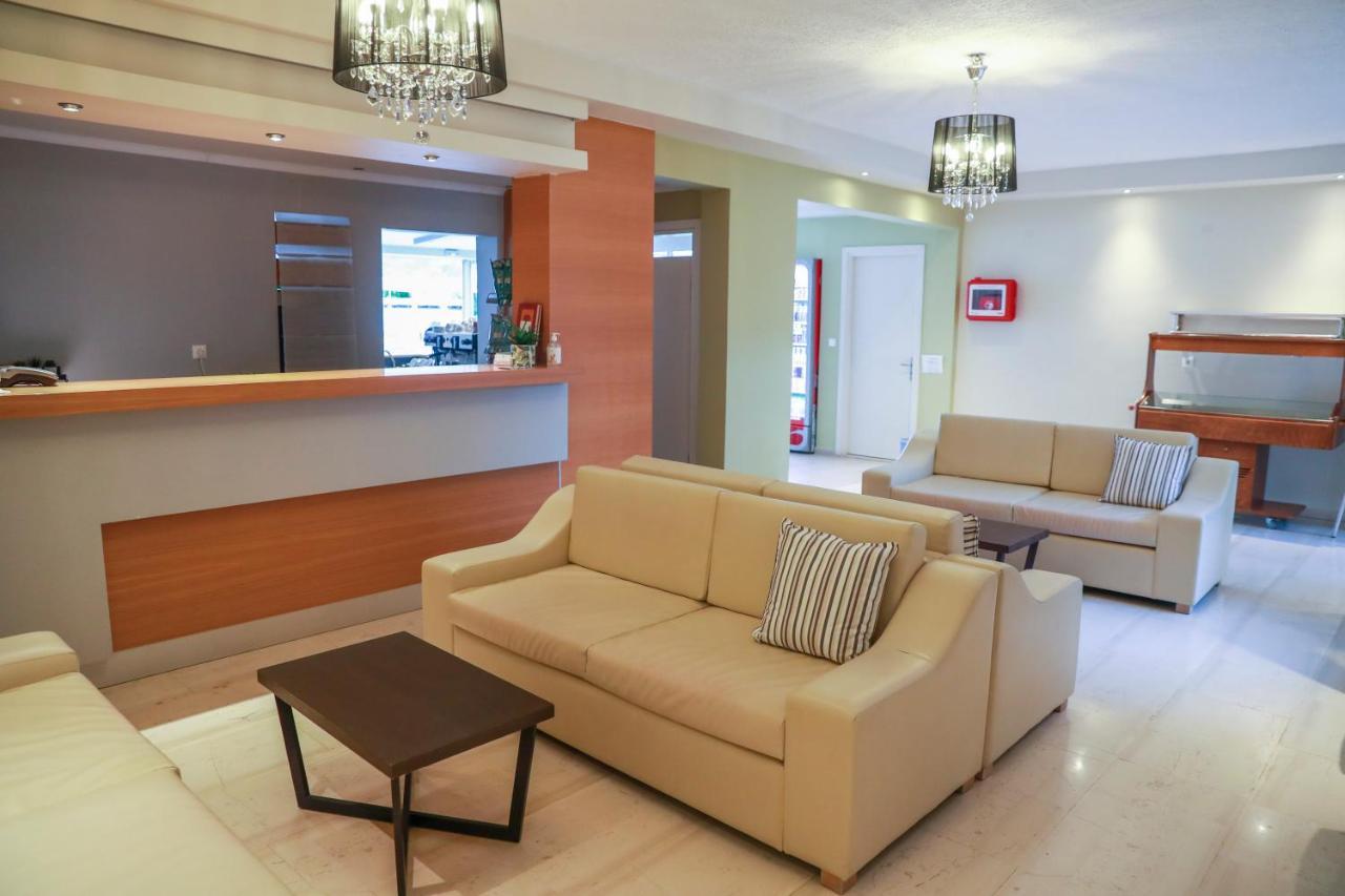 Cosmos Hotel วาซีลีกี ภายนอก รูปภาพ