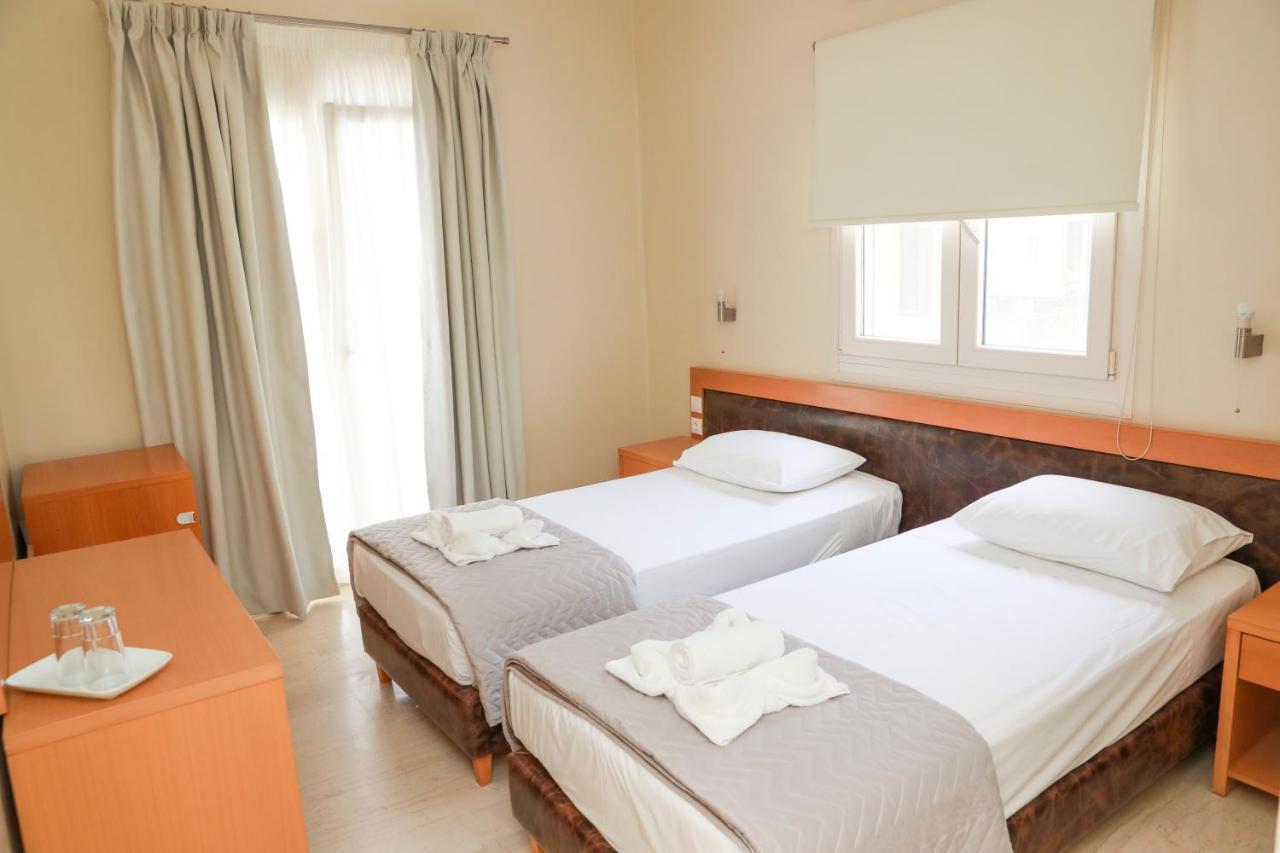 Cosmos Hotel วาซีลีกี ภายนอก รูปภาพ